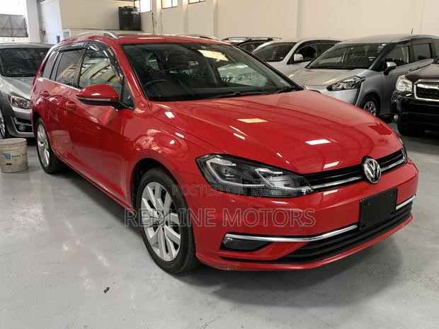 Volkswagen Golf Variant 2017 Red: Power and Practicality
