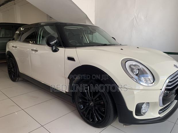 Pre-owned 2017 Mini Cooper Clubman FWD - Off White