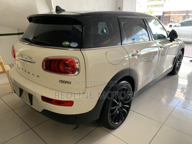 Pre-owned 2017 Mini Cooper Clubman FWD - Off White