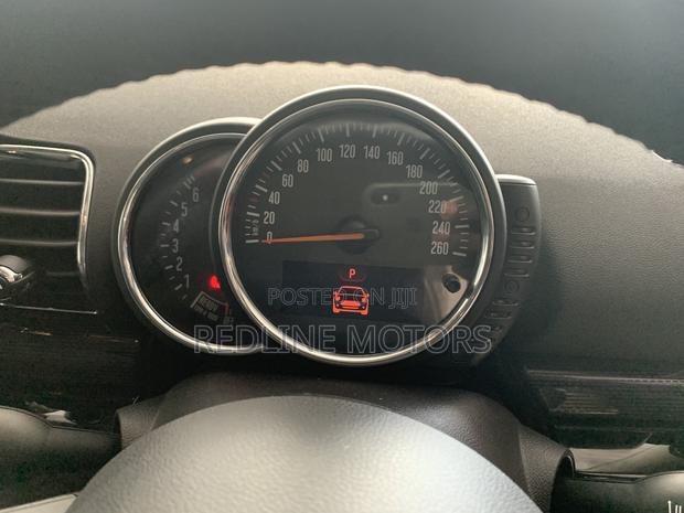 Pre-owned 2017 Mini Cooper Clubman FWD - Off White