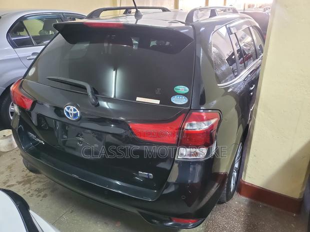 2018 Toyota Corolla Fielder in Black: Stylish and Versatile