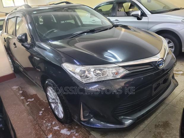 2018 Toyota Corolla Fielder in Black: Stylish and Versatile