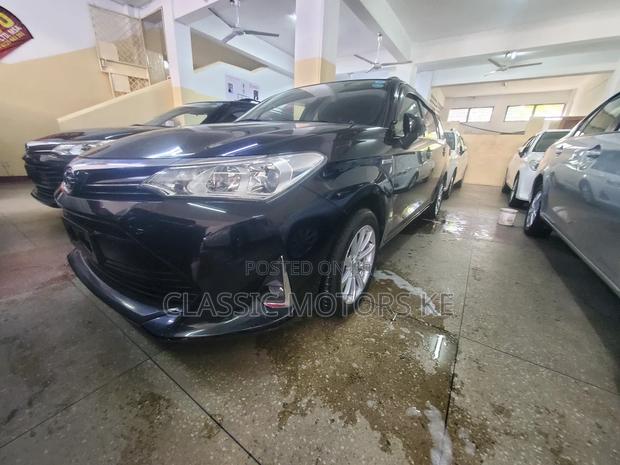 2018 Toyota Corolla Fielder in Black: Stylish and Versatile