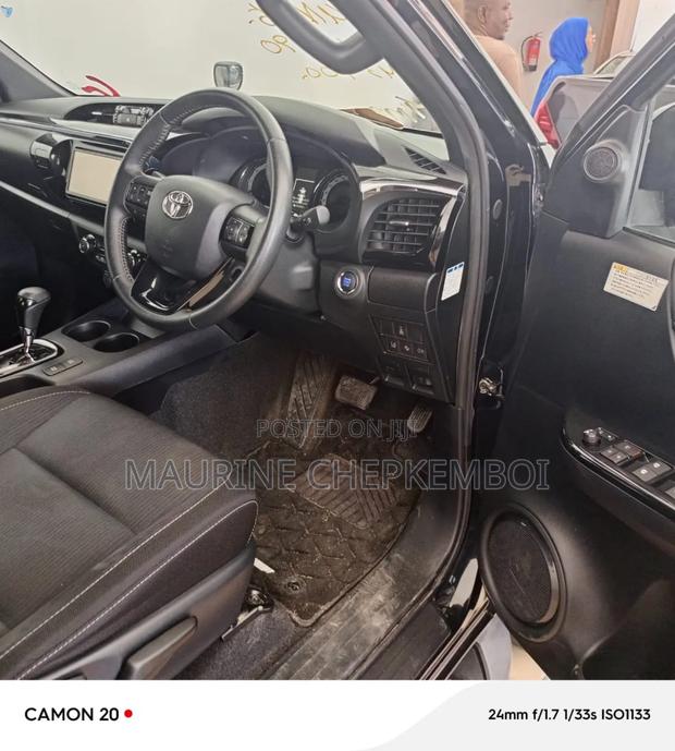 Black 2019 Hilux Toyota - Unmatched Performance