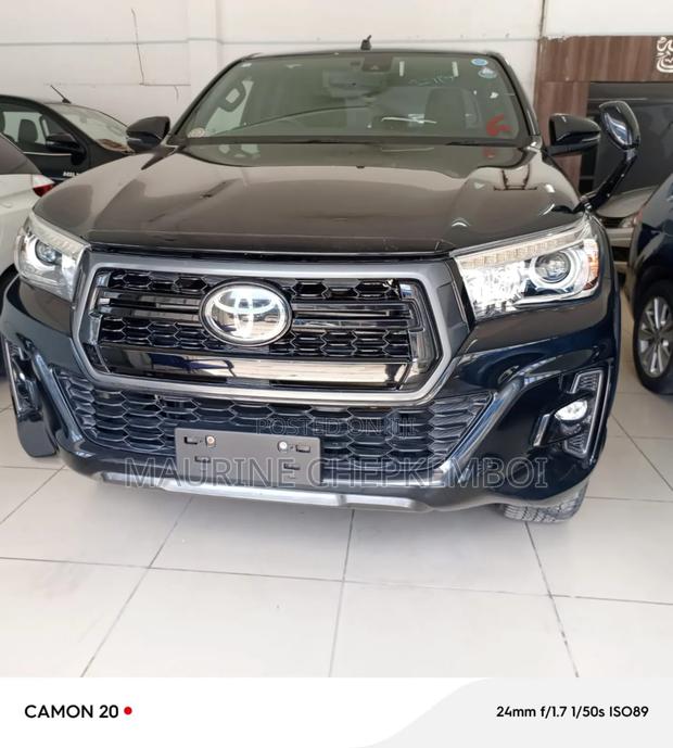 Black 2019 Hilux Toyota - Unmatched Performance