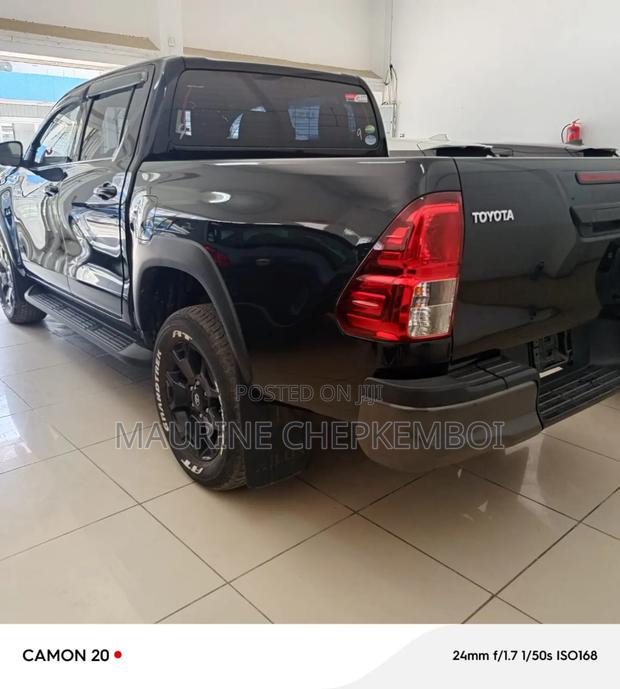 Black 2019 Hilux Toyota - Unmatched Performance