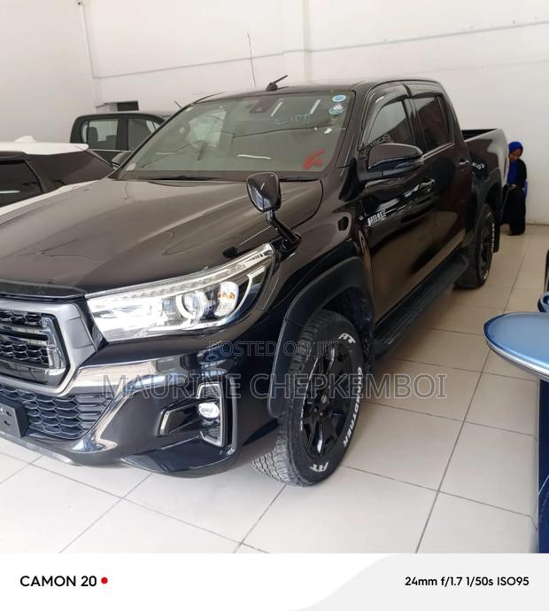Black 2019 Hilux Toyota - Unmatched Performance