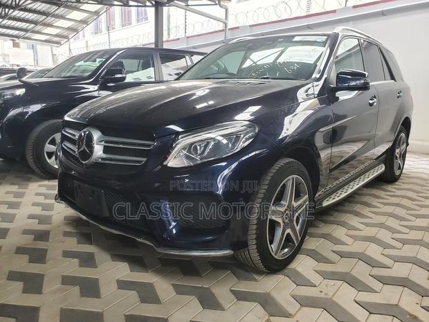 Luxurious 2017 Mercedes-Benz GLE 350d 4MATIC Blue SUV