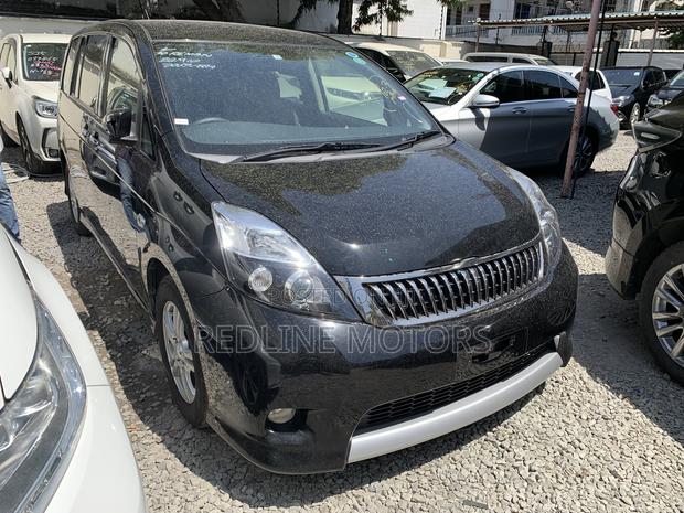 Used Toyota ISIS 1.8 Platana 2WD 2017 Black - Affordable Quality