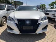 2017 Toyota Crown Pearl - Exclusive Sedan for sale