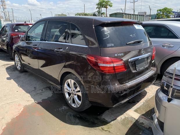 Brown Mercedes-Benz B-Class B 250e 2017 - Premium Electric Car