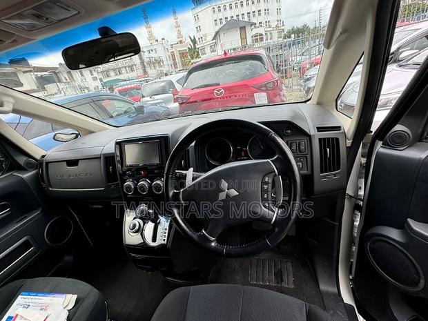 Mitsubishi Delica 2017 - Limited Edition in White