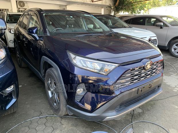 2019 Toyota RAV4 Limited FWD - Blue SUV, Luxury and Style