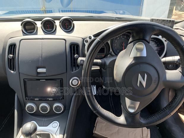 2017 Nissan Fairlady Silver - Modern and High-Performance