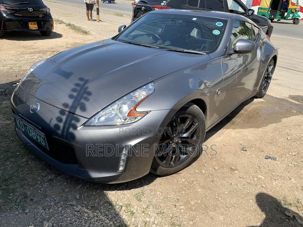 2017 Nissan Fairlady Silver - Modern and High-Performance