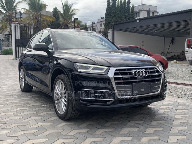 Matt Black Audi Q7 3.0T Premium AWD quattro 2017