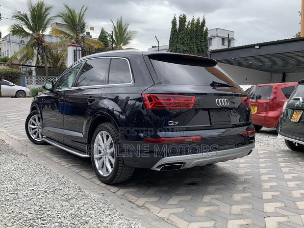 Matt Black Audi Q7 3.0T Premium AWD quattro 2017
