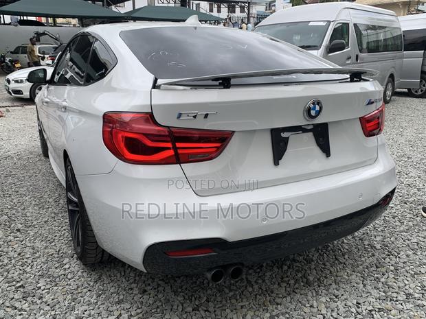 2017 BMW 320i RWD Sedan - White 3 Series