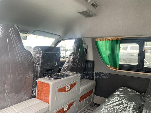 2017 Toyota HiAce - Silver for Durability & Comfort