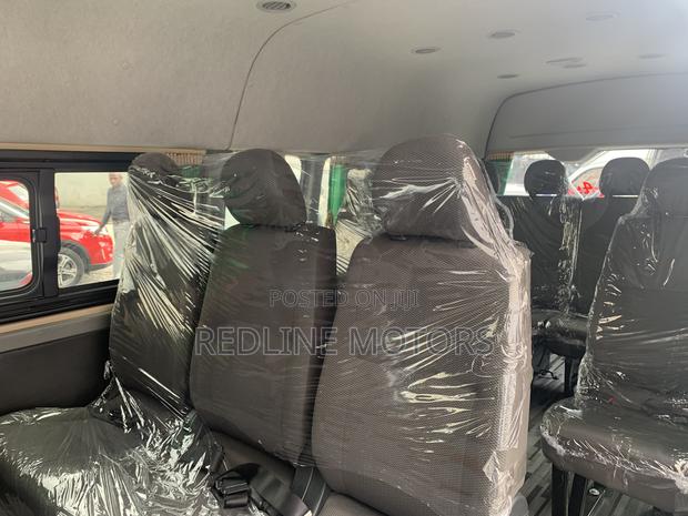 2017 Toyota HiAce - Silver for Durability & Comfort