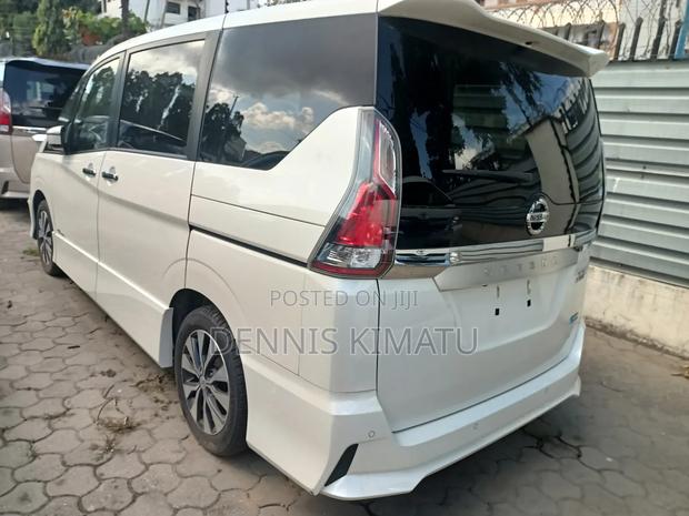 Nissan Serena 2017 White