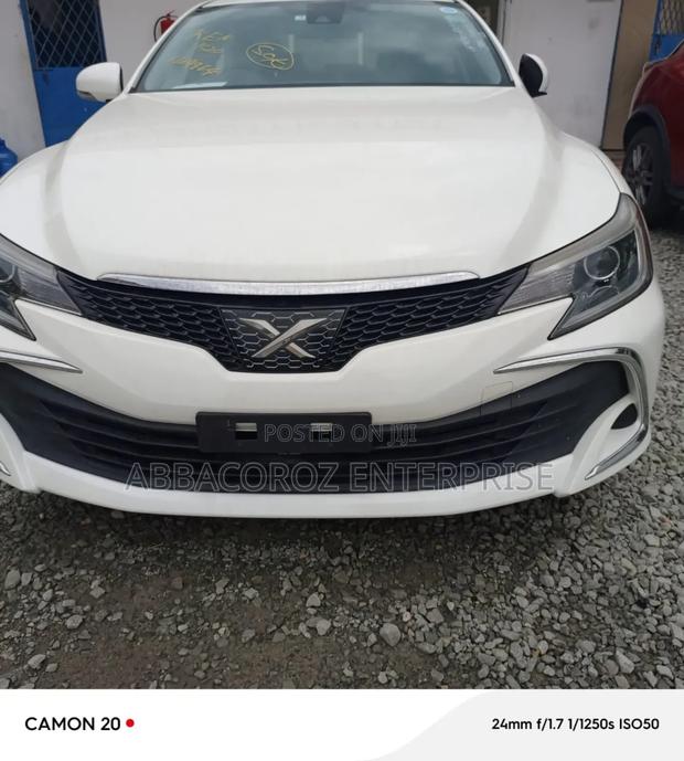 White 2017 Toyota Mark X 2.5 AWD - Powerful Luxury
