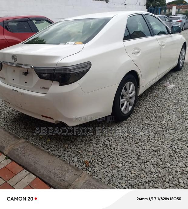 White 2017 Toyota Mark X 2.5 AWD - Powerful Luxury