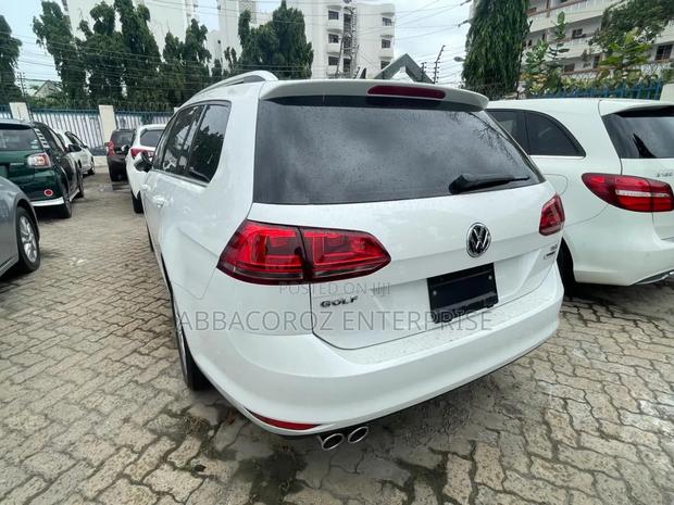 4-Door FWD 2017 Volkswagen Golf TSI SE in White - High-Quality Used Car