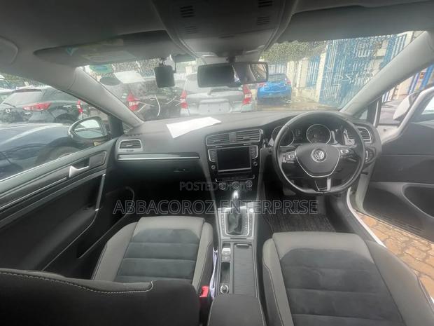4-Door FWD 2017 Volkswagen Golf TSI SE in White - High-Quality Used Car