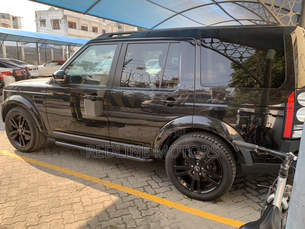 2018 Land Rover Discovery HSE 4x4 Black - Luxury Off-Road