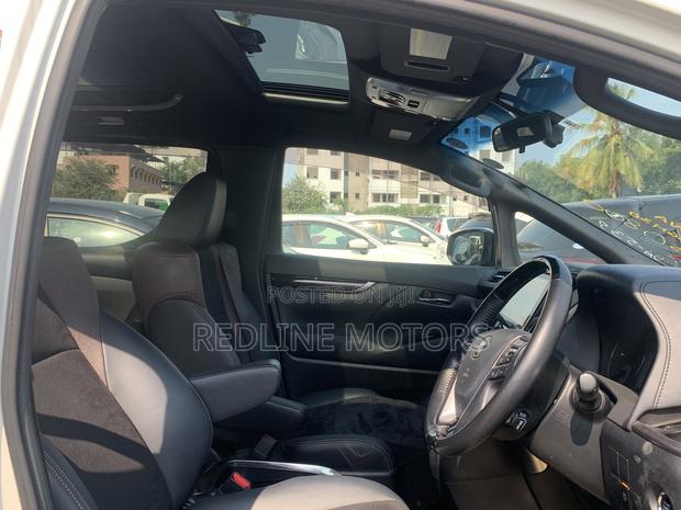 2017 Toyota Alphard Pearl - Quality MPV at a Great Price