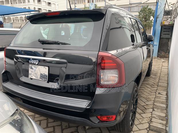 Jeep Compass Black 2017: The Ultimate Blend of Style and Power