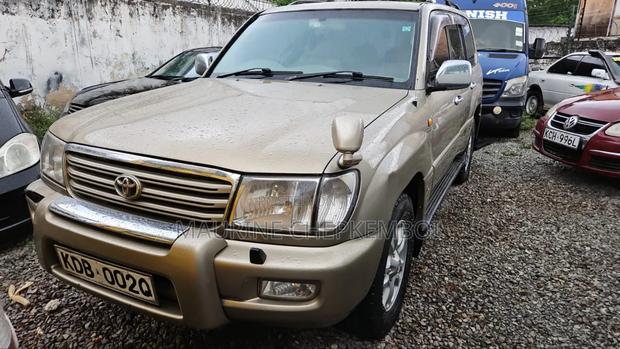 2002 Toyota Land Cruiser HDJ 100 Gold: Reliable Off-Road Adventure