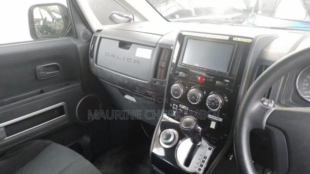 2017 Mitsubishi Delica Silver - Off-Roading and Comfort Combined