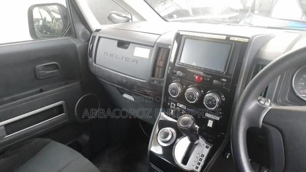 2017 Mitsubishi Delica Silver - Off-Roading and Comfort Combined