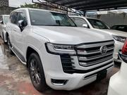 2023 Toyota Land Cruiser Pearl: A Symphony of Power and Comfort for sale