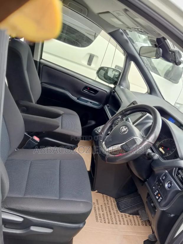 8-Seater 2017 Toyota Noah 2.0 FWD in White: Affordable Luxury and Comfort