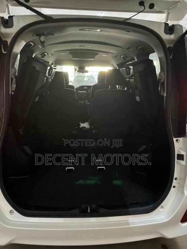 2018 Toyota Voxy in White: Pre-Owned MPV for Sale