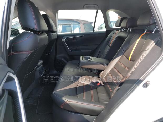 Toyota RAV4 2019 Pearl