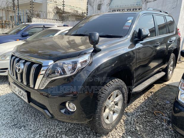 2015 Toyota Land Cruiser Prado 2.7 VVT-i Black: Powerful and Spacious SUV