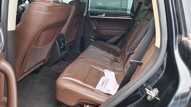 Volkswagen Touareg V6 Executive AWD 4MOTION 2015 Black