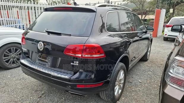 Volkswagen Touareg V6 Executive AWD 4MOTION 2015 Black