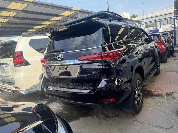 Toyota Fortuner 2.8 D AWD 2017 Purple