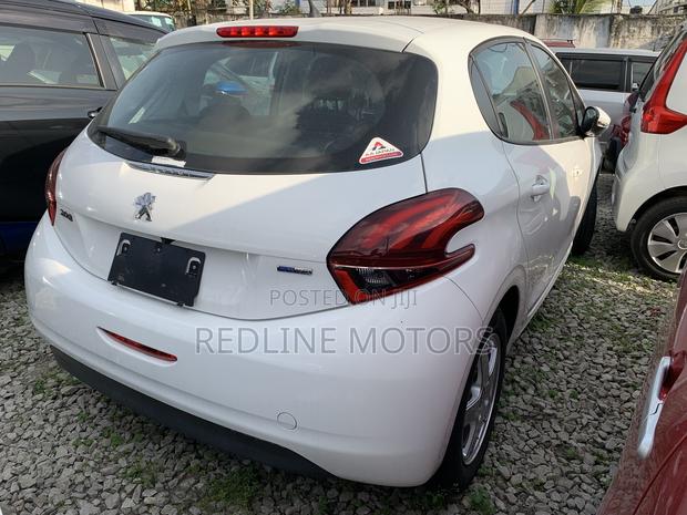 Peugeot 208 2017 White