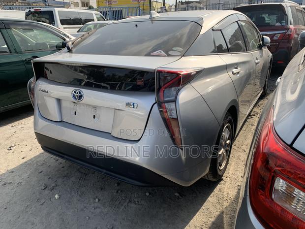 Toyota Prius 2016 Silver