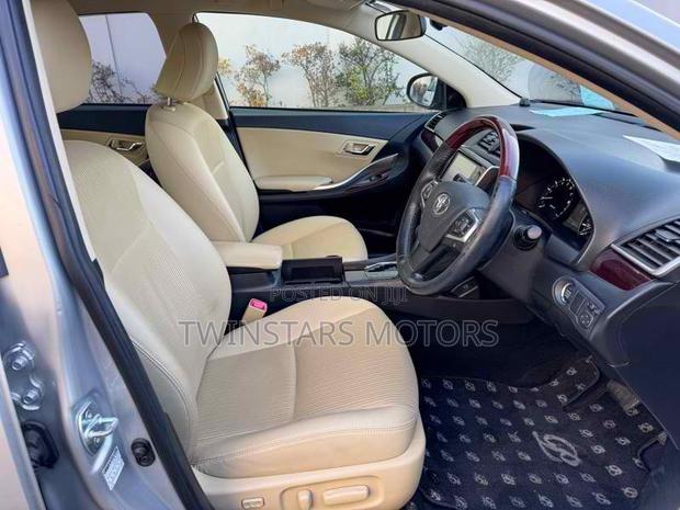 Toyota Premio 1.5 FWD 2018 Silver