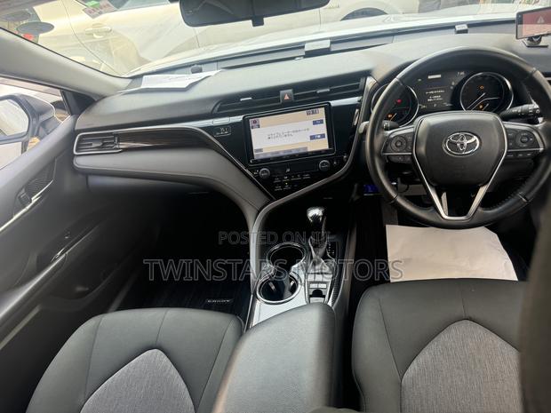 Toyota Camry 2018 White