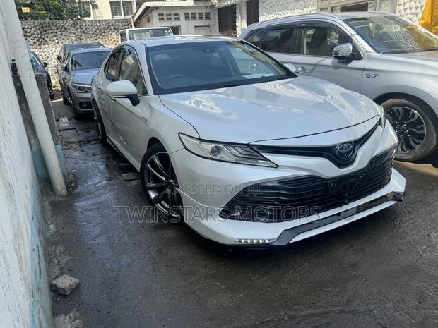 Toyota Camry 2018 White