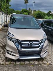 Nissan Serena 2018 Gold for sale
