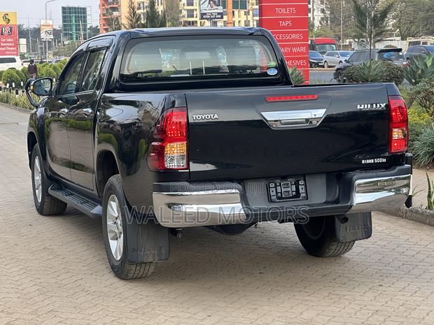 Toyota Hilux 2018 Black